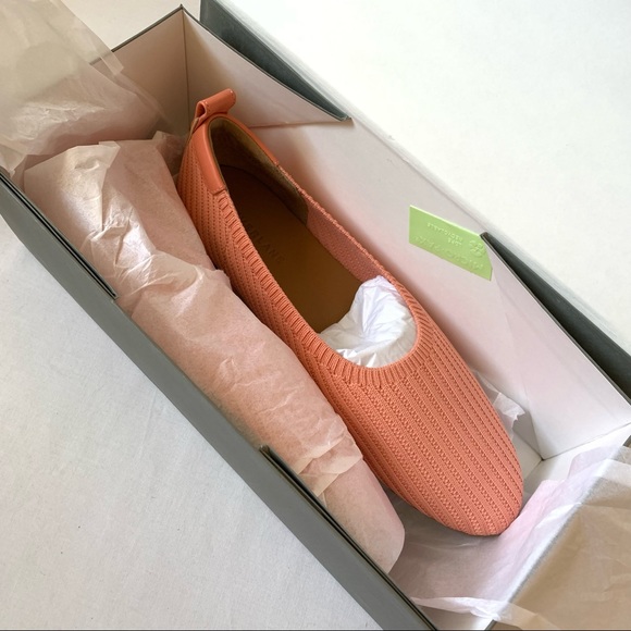 Authentic Everlane Knit Flats - Picture 3 of 11